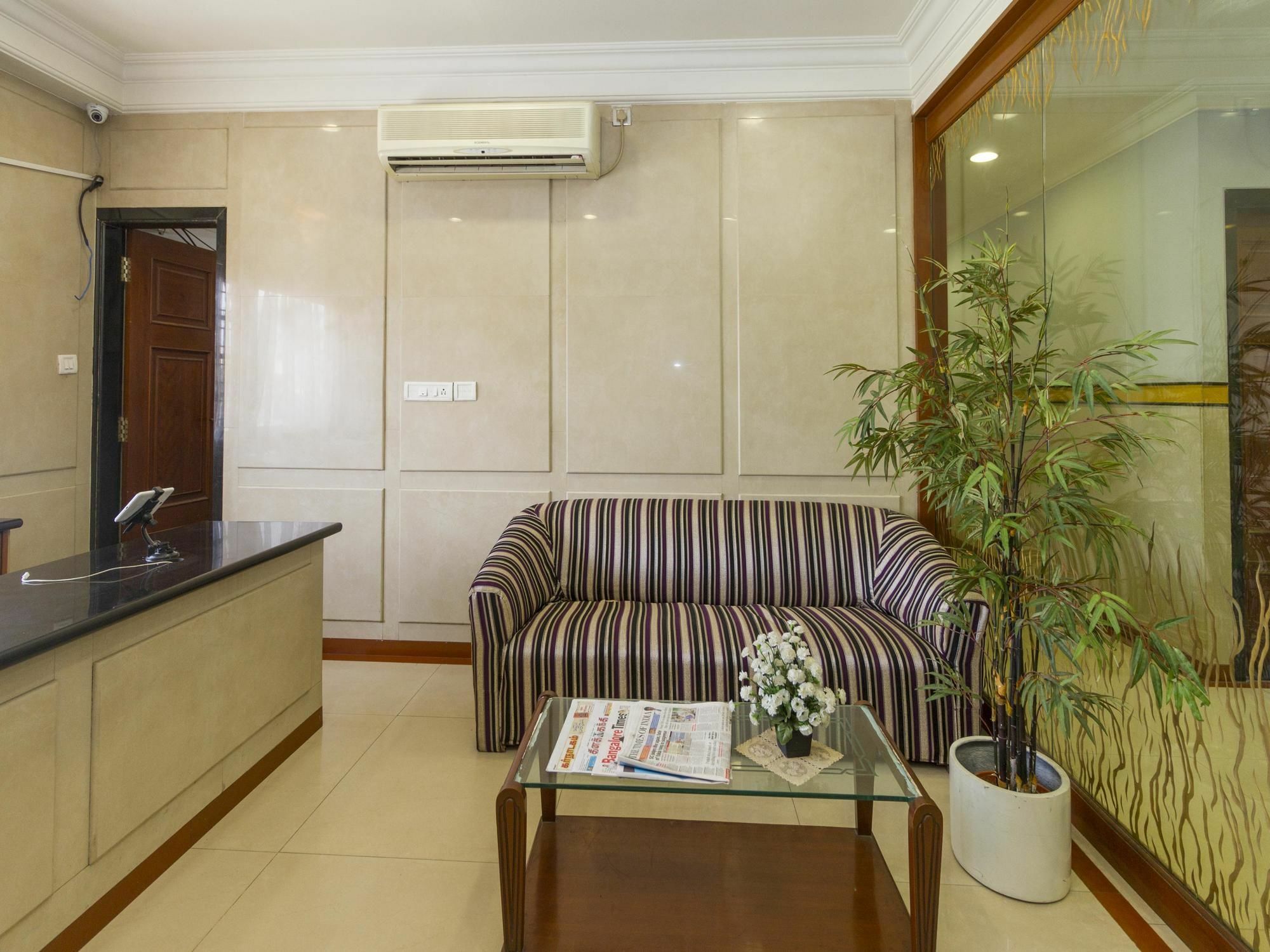Oyo 579 Hotel Aab Bangalore Exterior foto